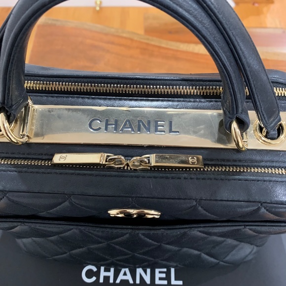 CHANEL Lambskin Quilted Trendy CC Bowling Bag Black Gold Hardware classic - Picture 5 of 16